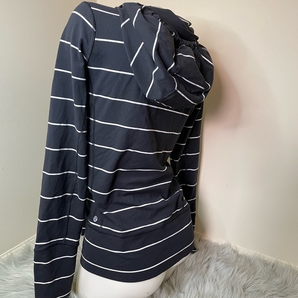 SOLD EVENT Lululemon scuba jacket - Picture 2 of 3